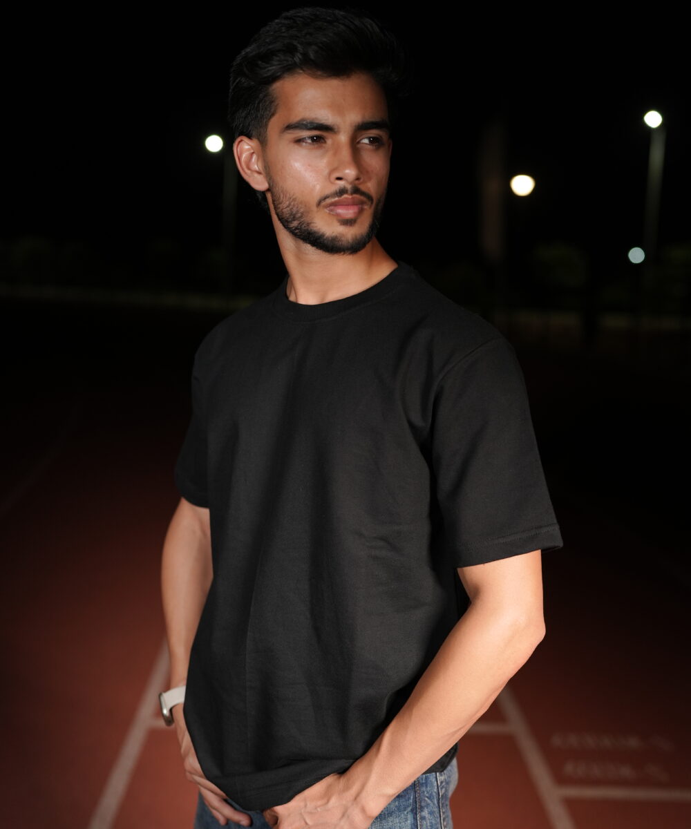 Thrill and Thread Blurred T-shirt design - Universal Black