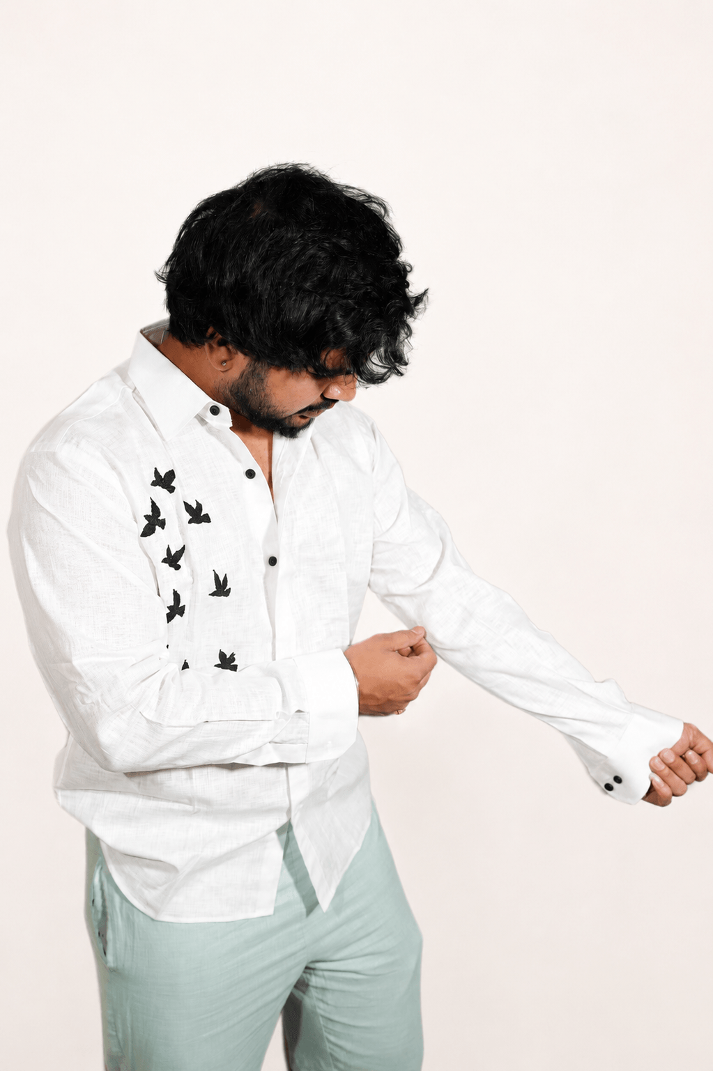 Off White breathable linen shirt for men
